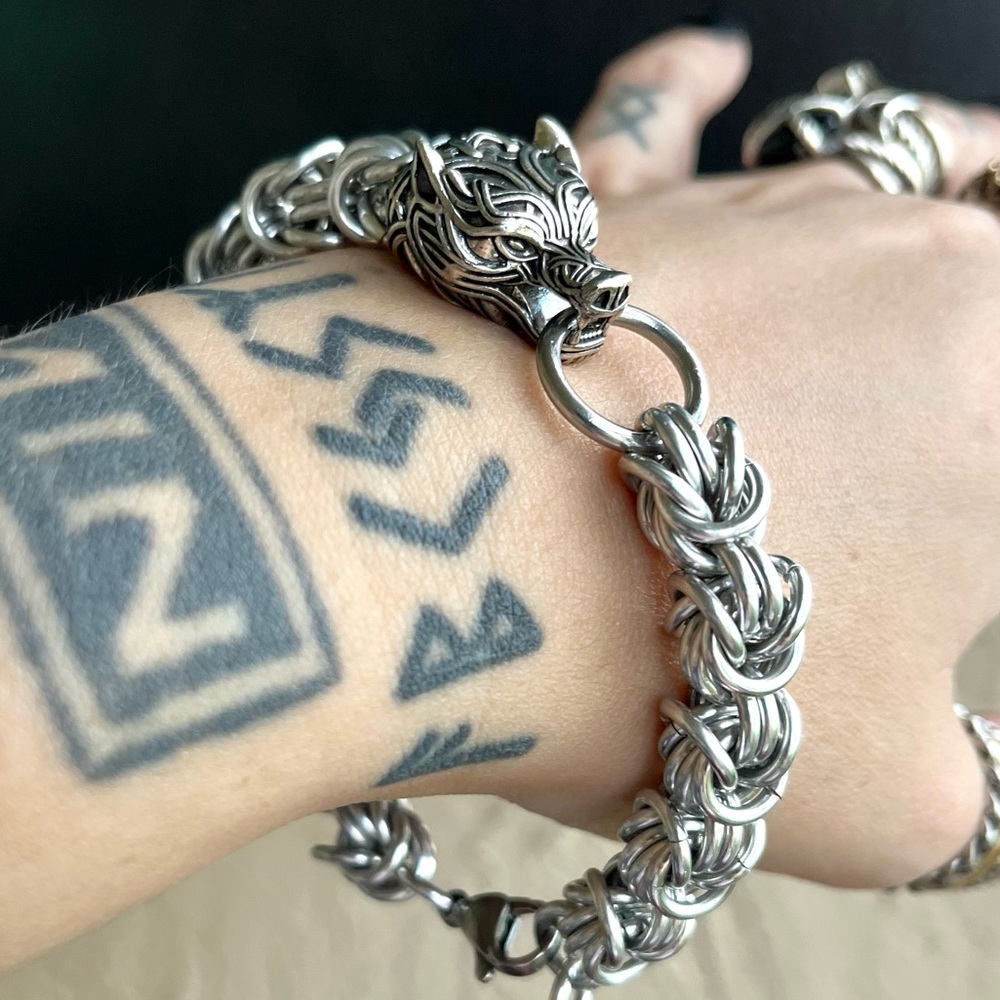 Men or women Handmade maille bracelet wolf head viking celt goth silver